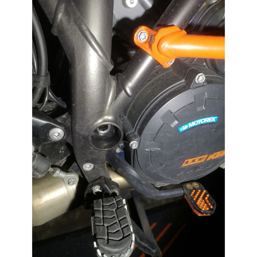 KTM 1290 SADV Amortisör Kapağı görsel 3