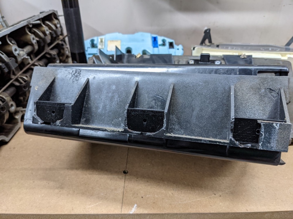 BMW E30 Torpido Menteşe Takviye Bloğu