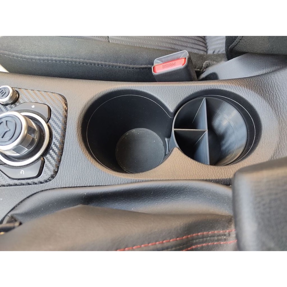 Mazda 3 Bardaklık Organizatörü
