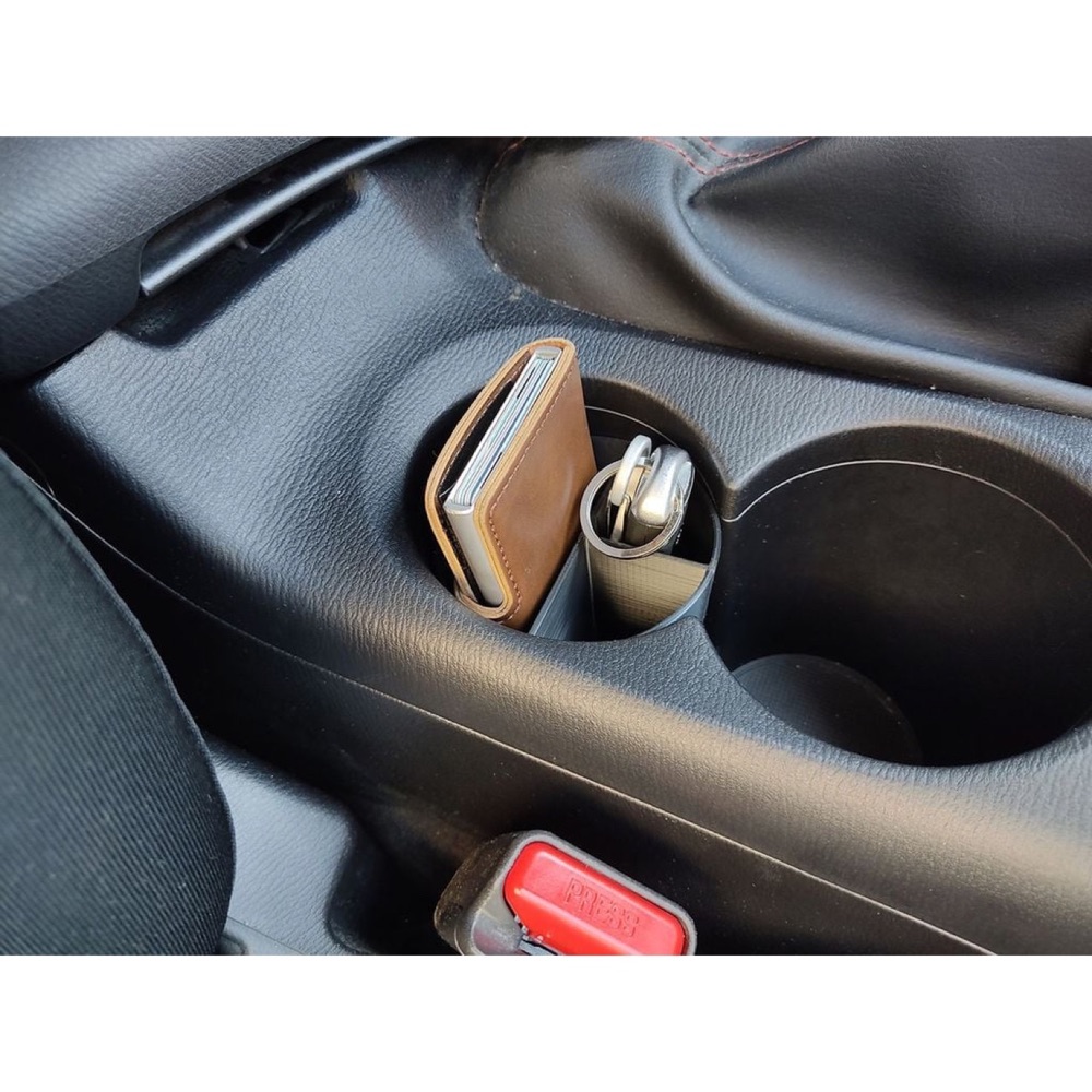 Mazda 3 Bardaklık Organizatörü görsel 3