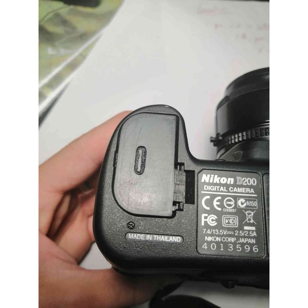Nikon D200 Pil Bölmesi Kapağı (Kapak, Kilit ve Klips Seti)