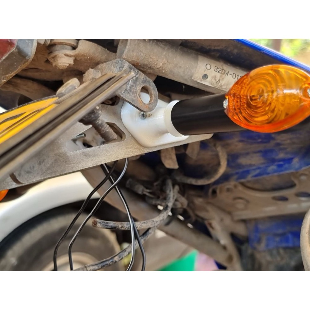 Yamaha WR250R Sinyal Lambası Montaj Aparatı görsel 5
