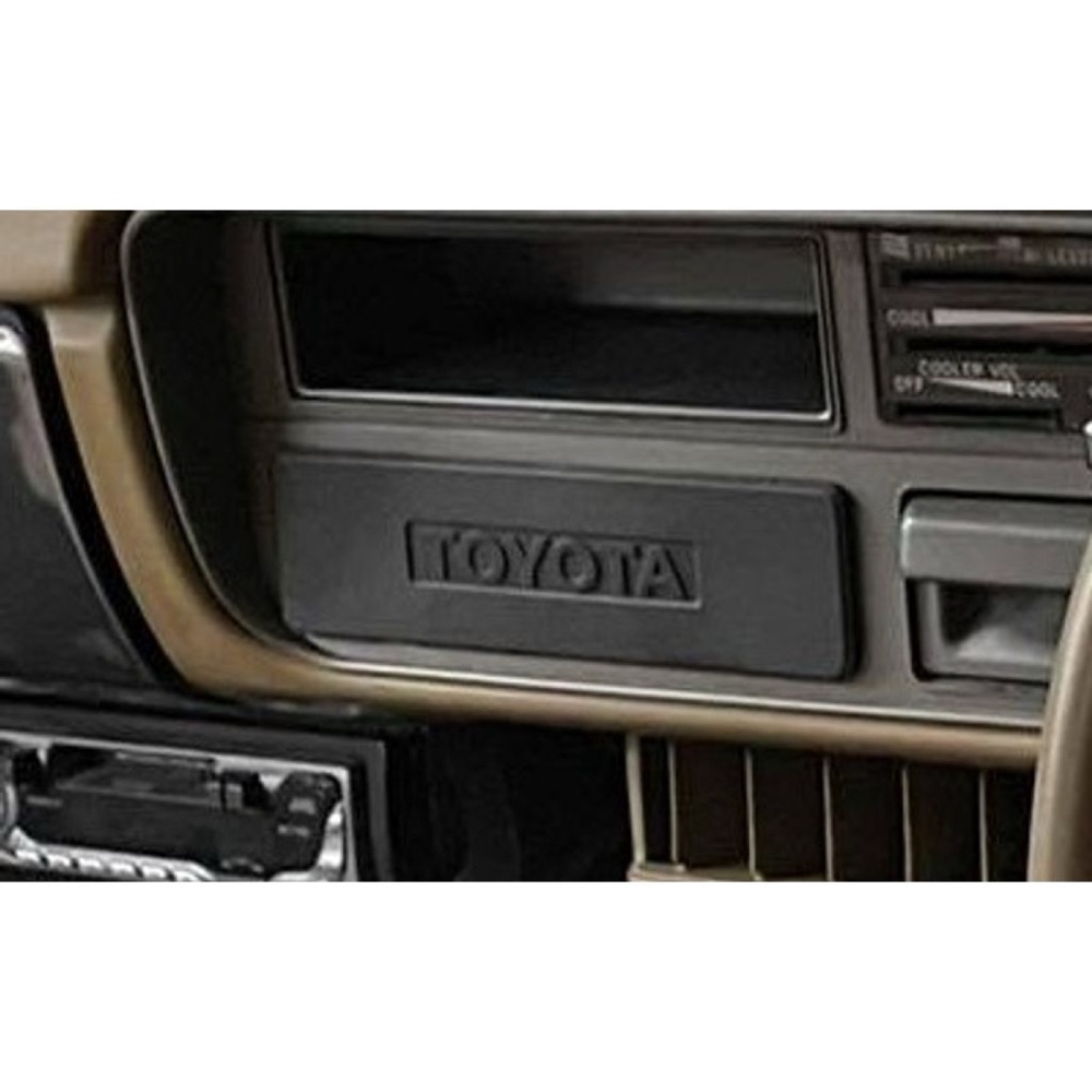 Toyota Hilux Radyo Gozu Kapagi