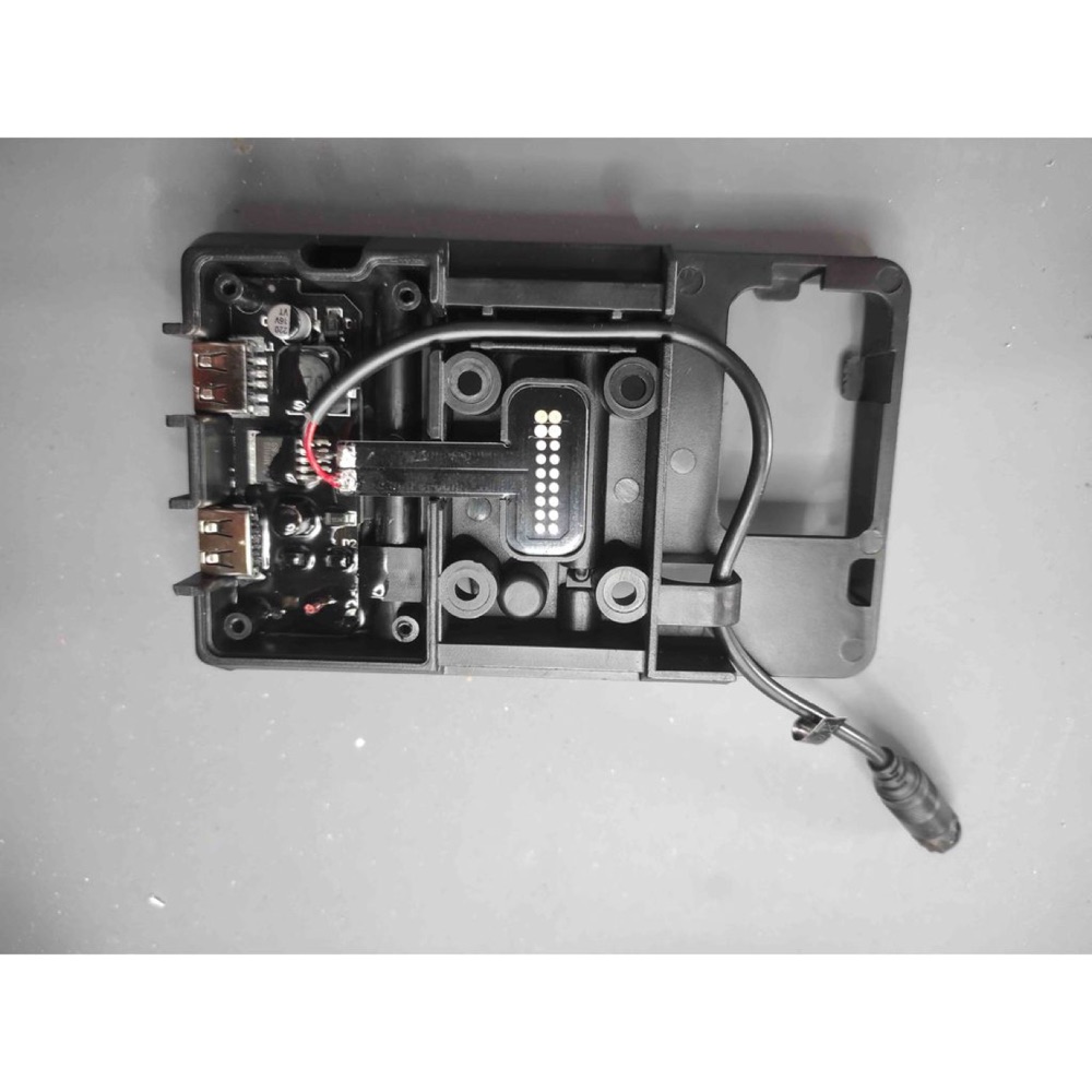 GPS/Telefon Tutucu Bağlantı Adaptörü (BMW Uyumlu) görsel 2