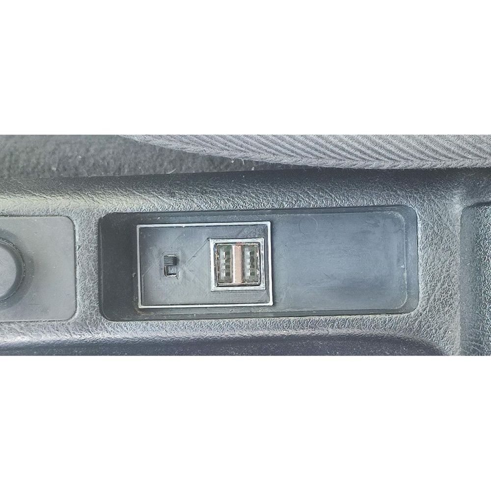 Audi A6 C5 USB Bağlantı Noktası Kapağı