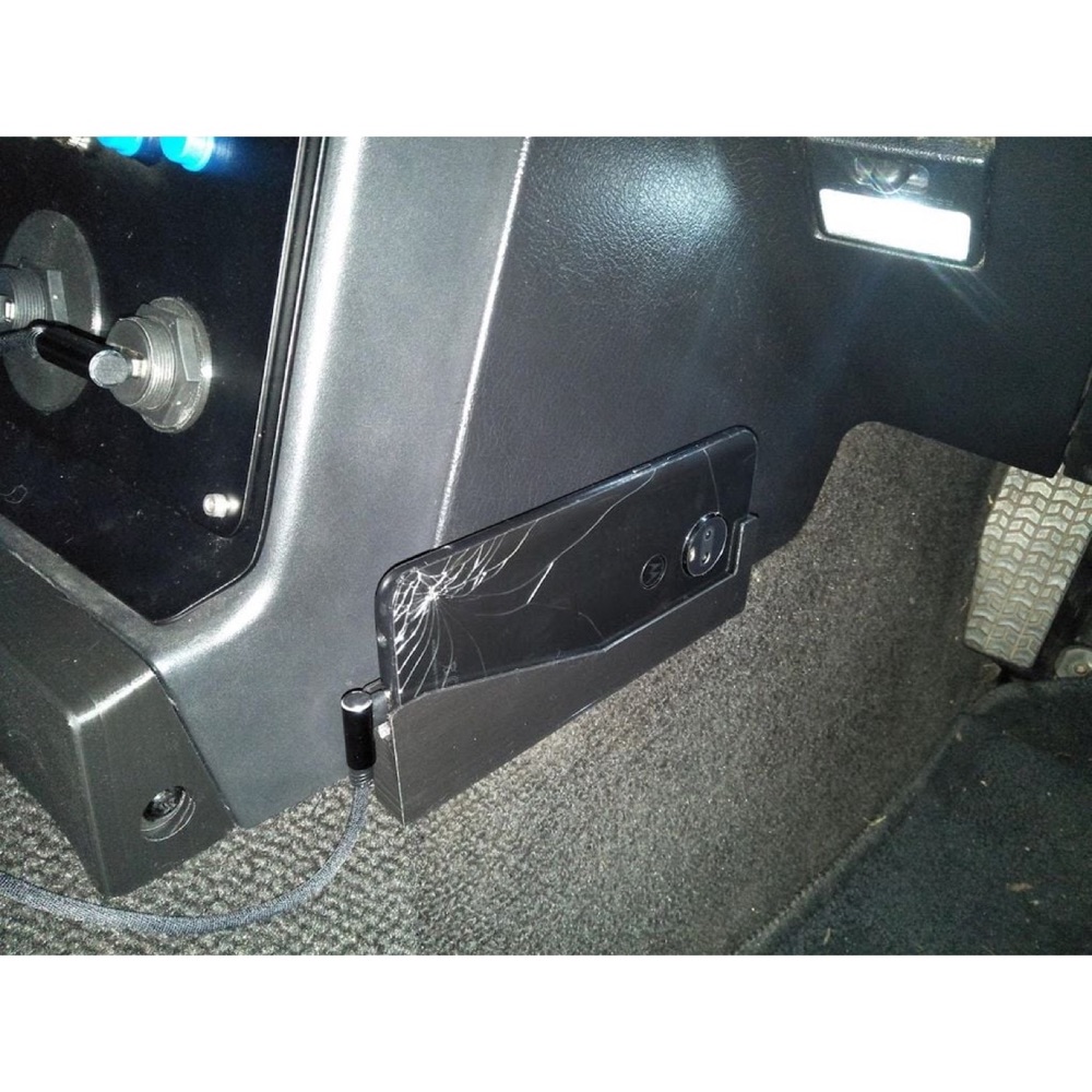 Mazda Miata Yan Dashboard Telefon Tutucu