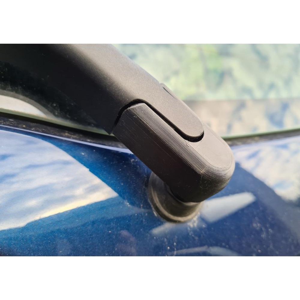 Toyota Yaris arka silecek kolu kapağı