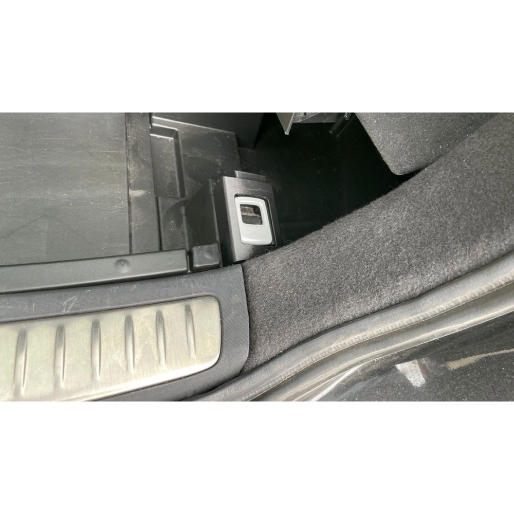 Bagaj Alanı Düzenleyici (Toyota Avensis)