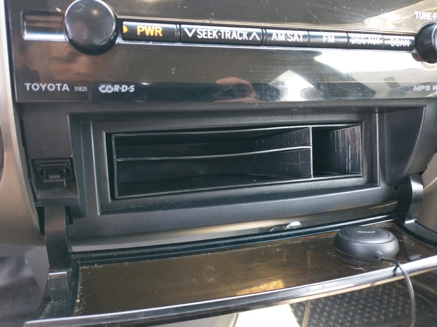 Konsol Ayıracı (Toyota Prius 2004-2009) görsel 2