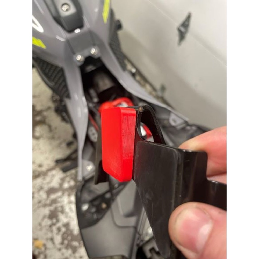 Yamaha FZ-07 Akü Sabitleme Kelepçesi görsel 3