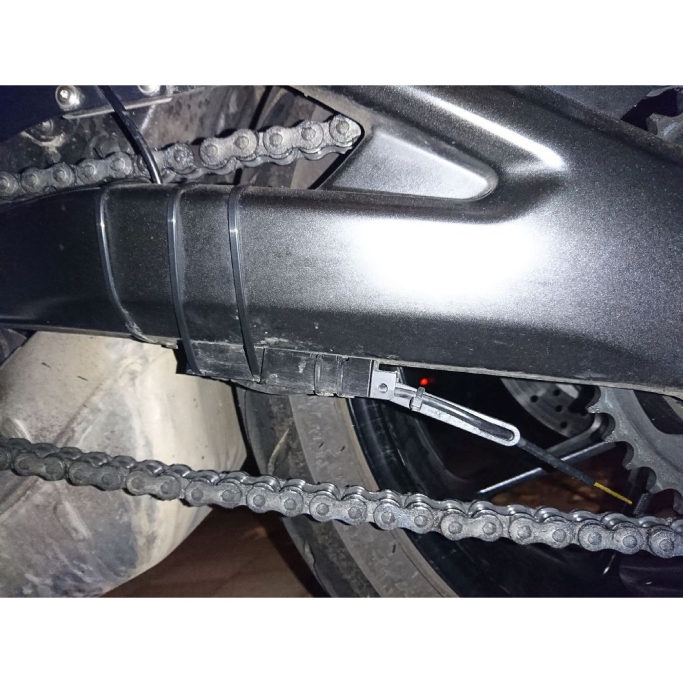 Yamaha XSR900 Zincir Yağlayıcı Adaptör Braketi görsel 4