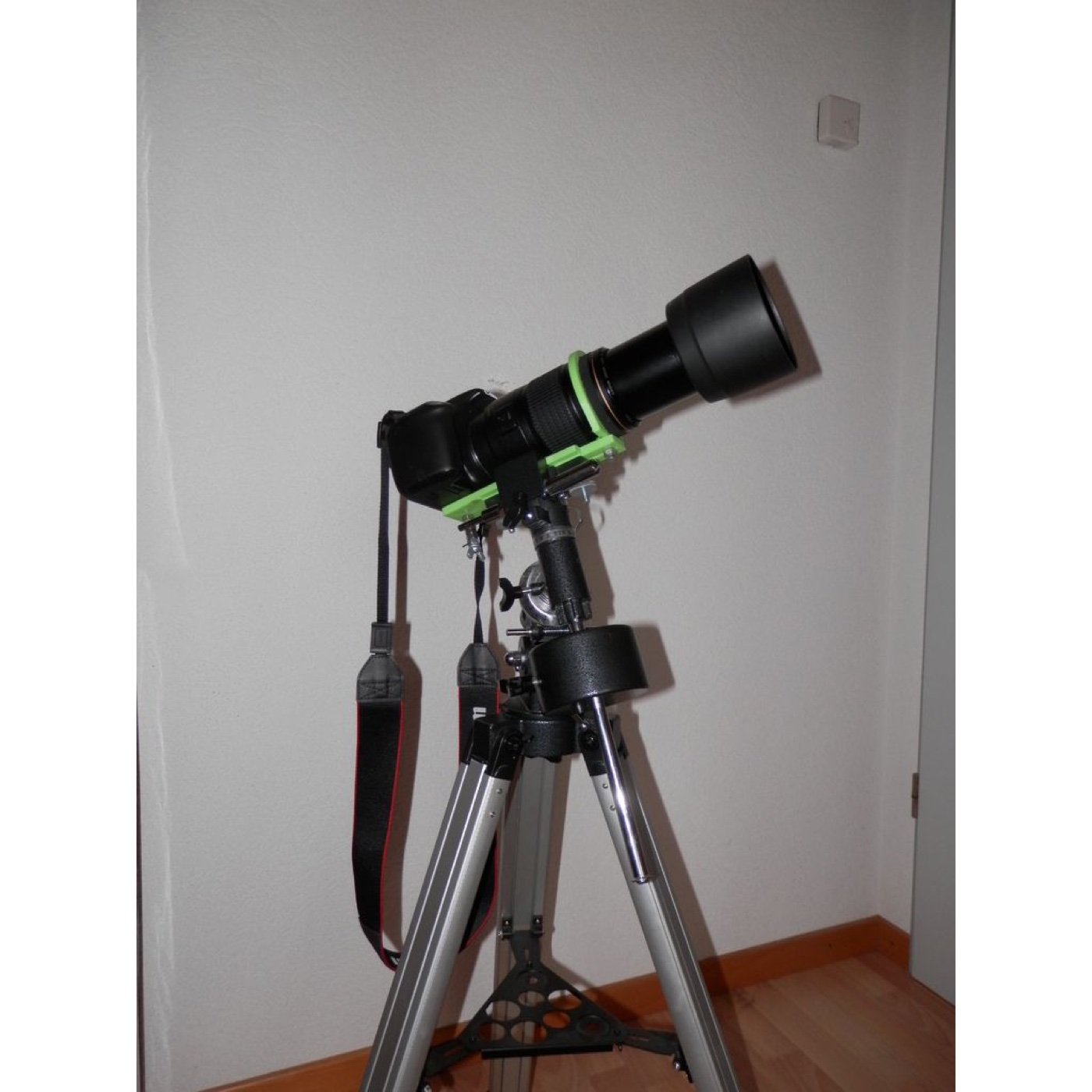 DSLR Kamerayı Orion EQ-1 Kutup Ekseni Montajına Bağlayan Adaptör görsel 2