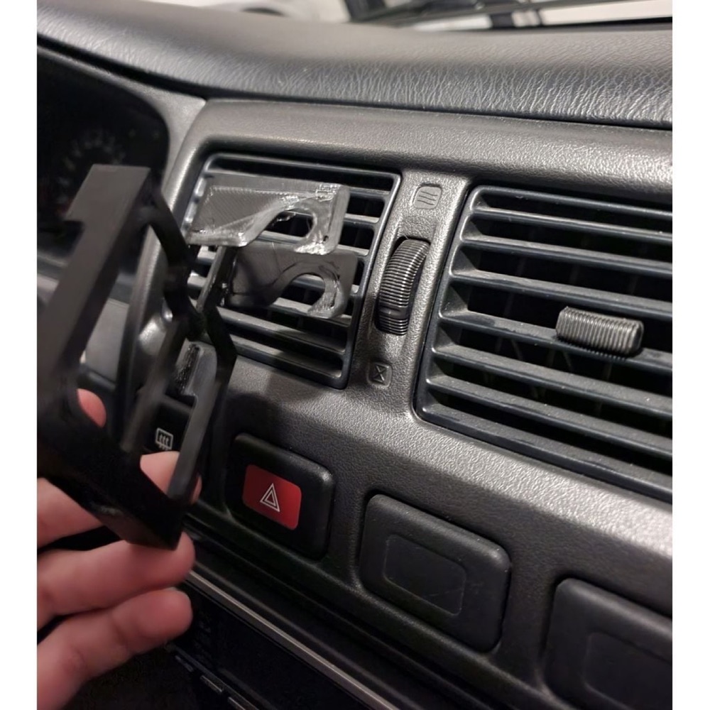 Nissan Almera N15 havalandırma telefon tutucu görsel 2