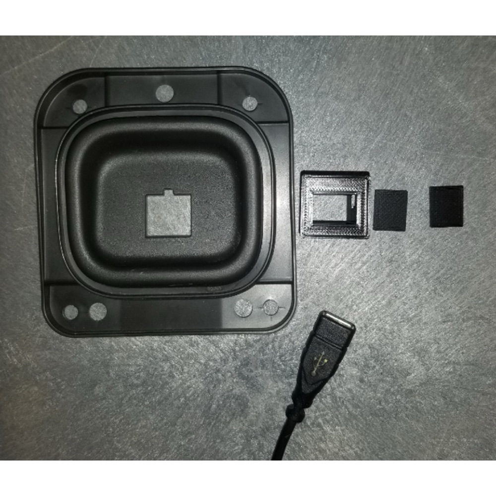 Nissan Cube (Chrome) USB port kapağı/adaptörü