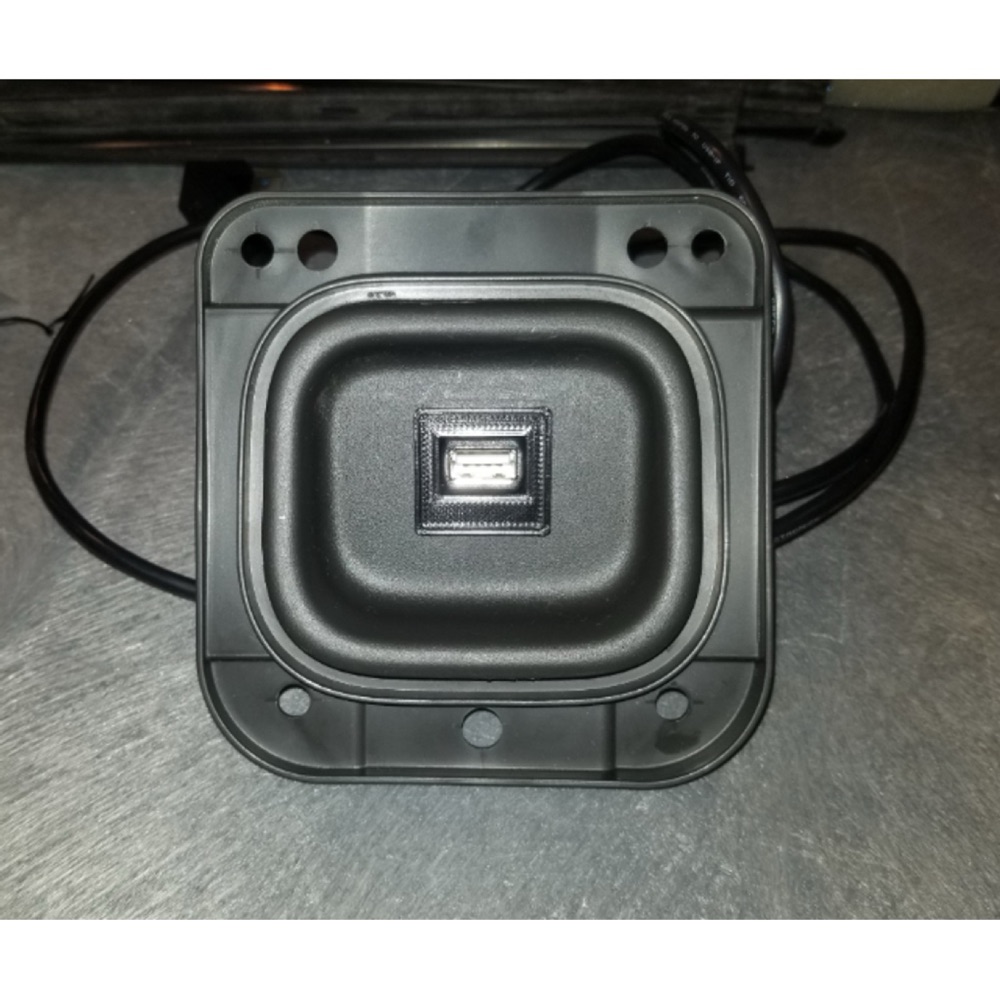 Nissan Cube (Chrome) USB port kapağı/adaptörü görsel 4