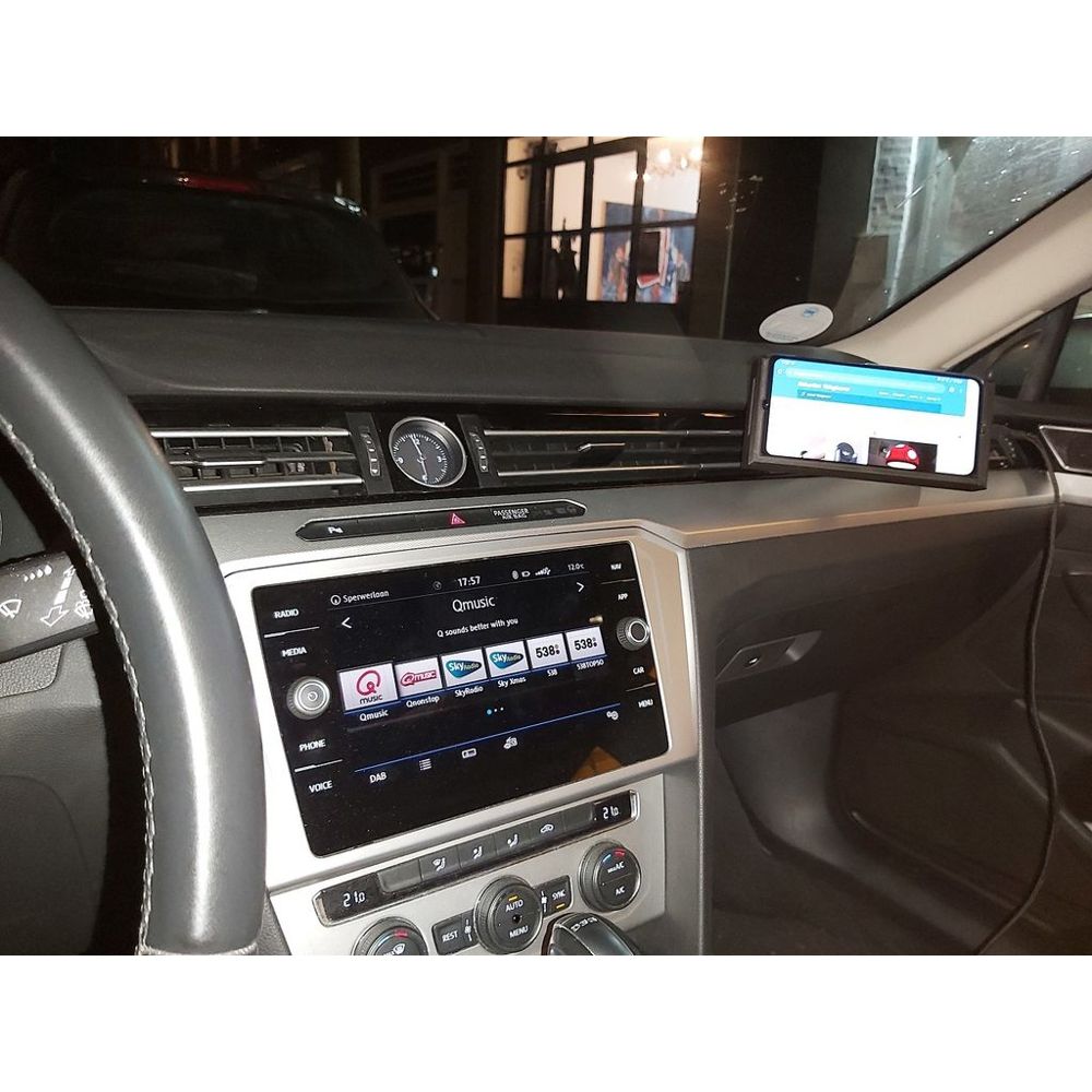 Volkswagen Passat Özelleştirilebilir Telefon Tutucu görsel 3