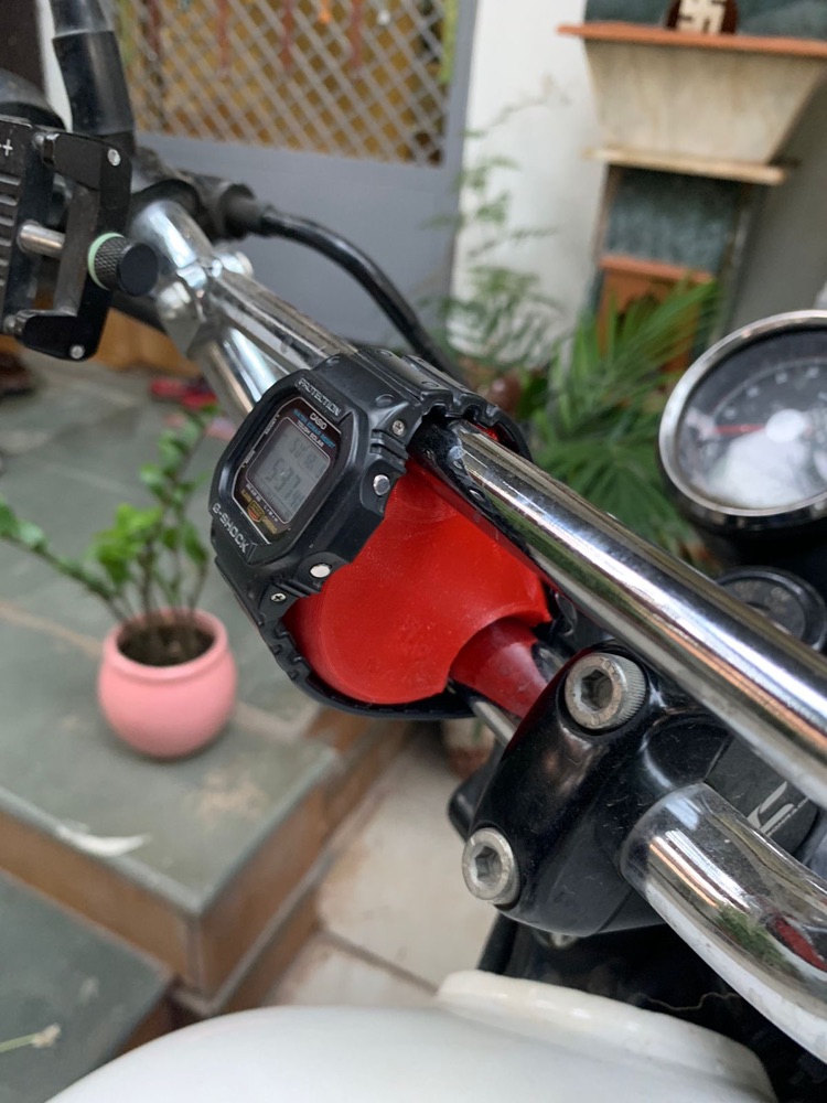 Royal Enfield Interceptor 650 Saat Tutucu görsel 2