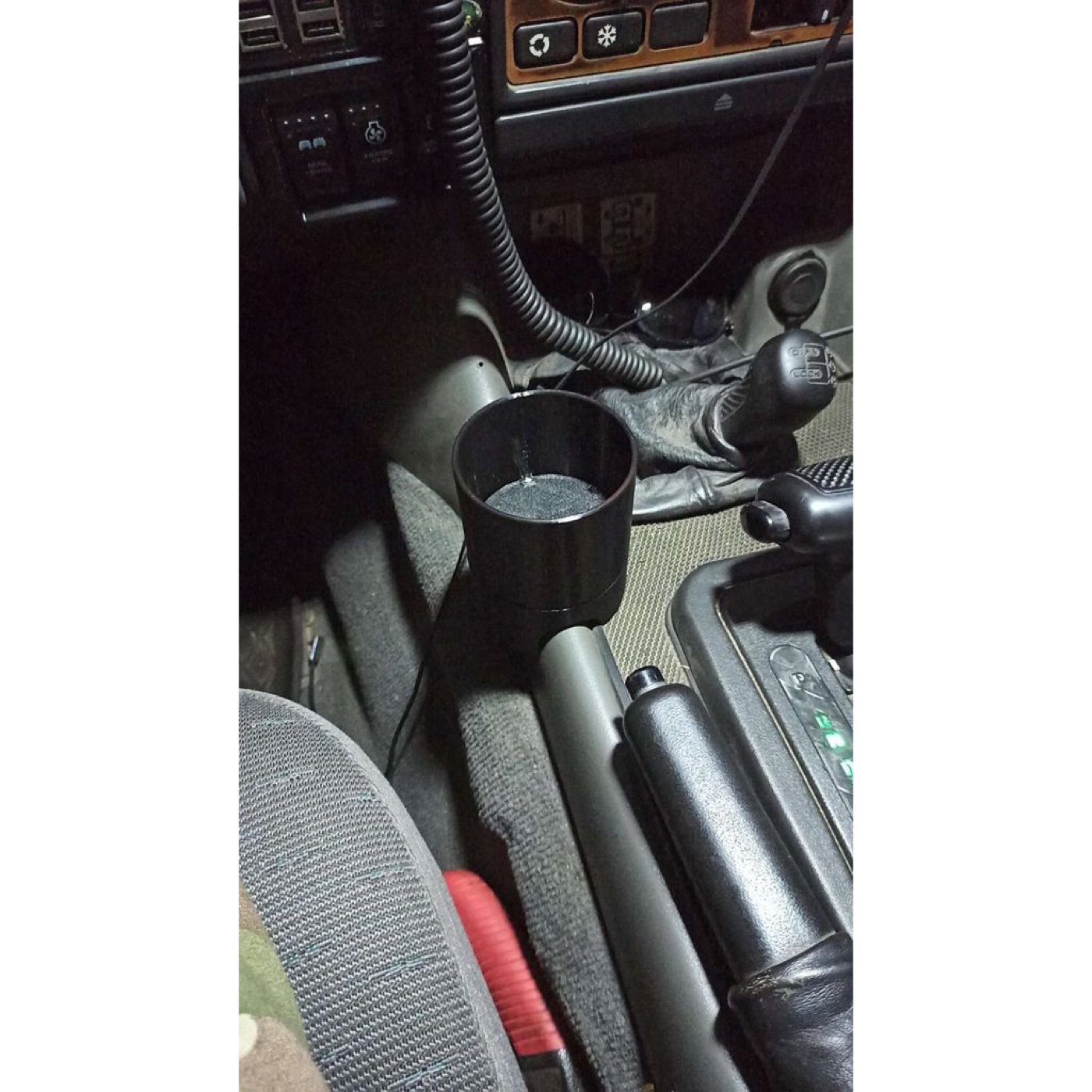 Land Rover Discovery Bardaklık (Geniş Çaplı)