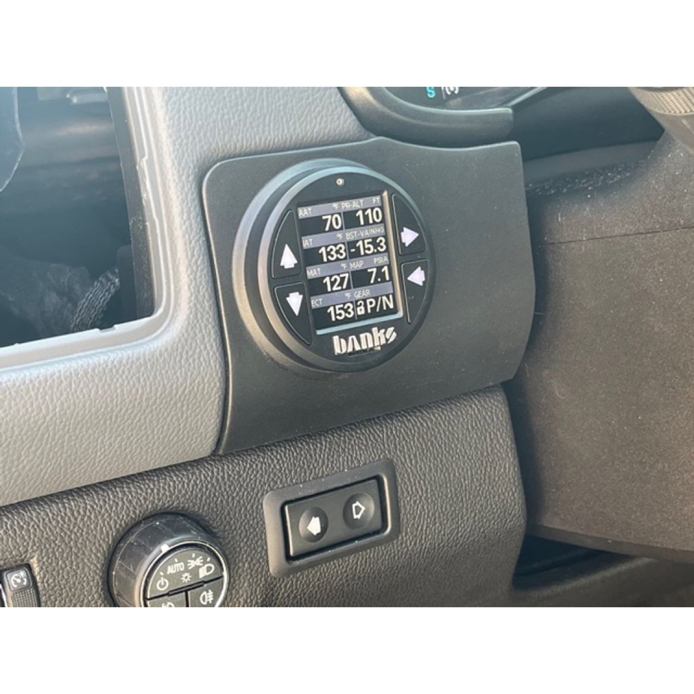 Chevrolet Colorado Göstergeler İçin Kart Tutucu görsel 4