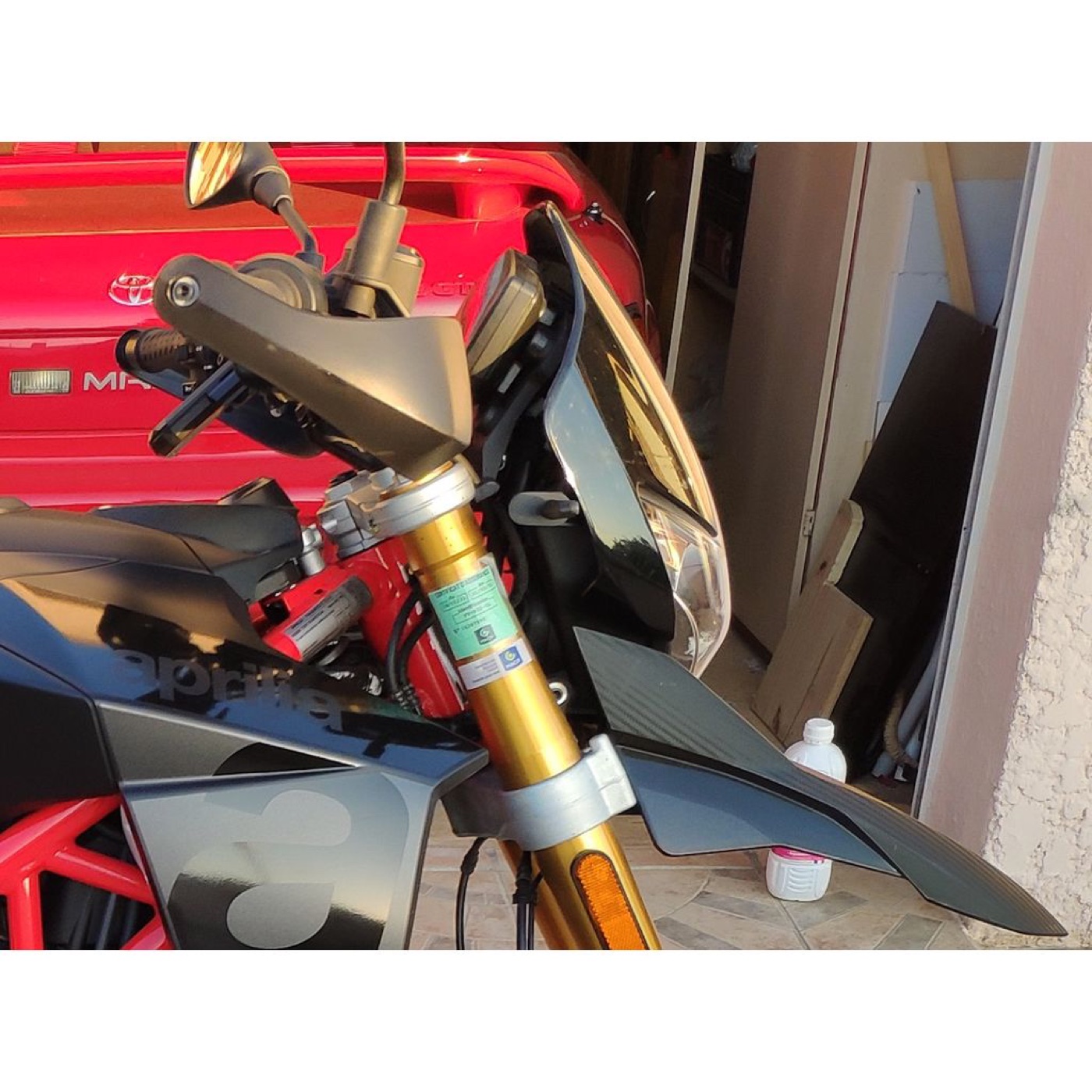 Aprilia Dorsoduro Sinyal Deliği Küçültücü