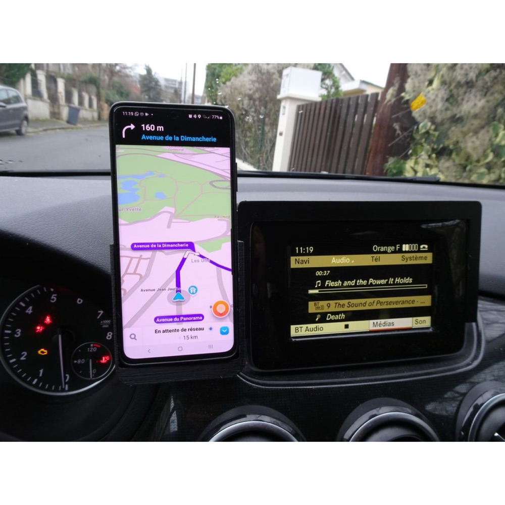 Komut Ekranı Üstü Telefon Tutucu (Mercedes B-W246)