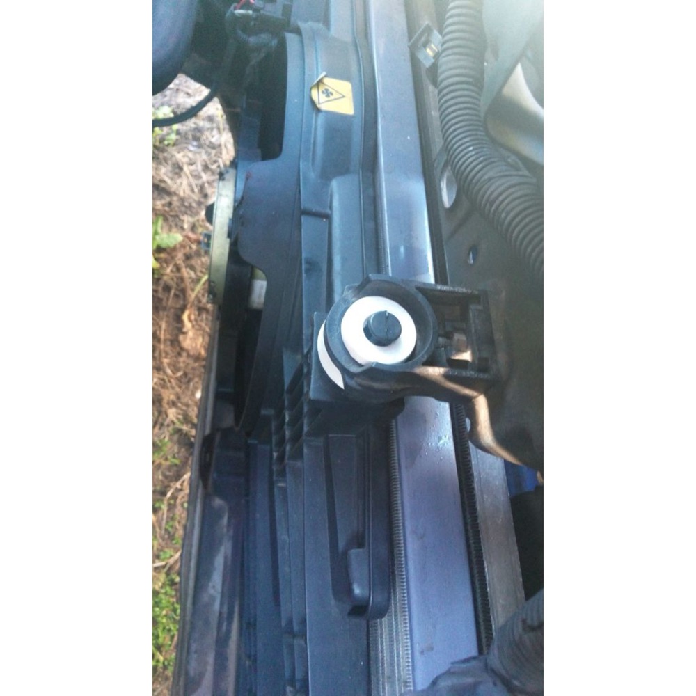 Fiat Punto Su Radyatörü Takozu görsel 2
