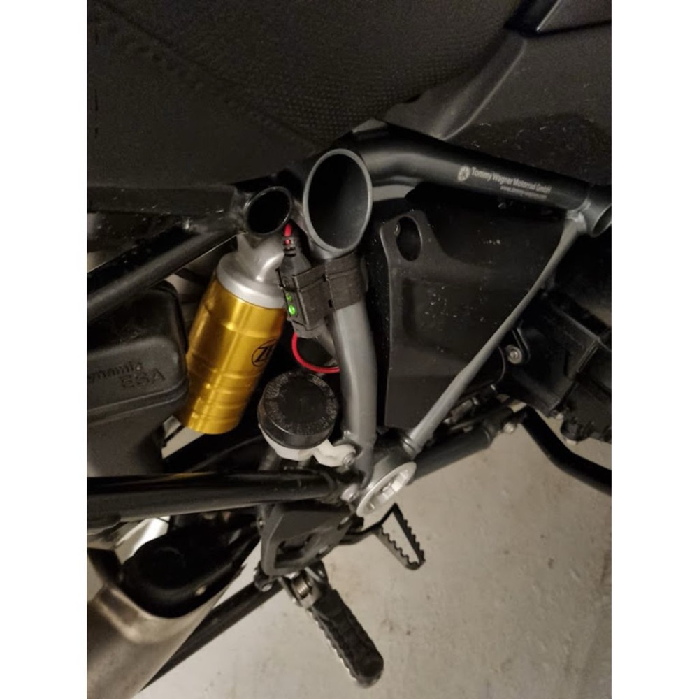 Akü Şarj Soketi Braketi (BMW R1250GS/R1200GS Uyumlu)