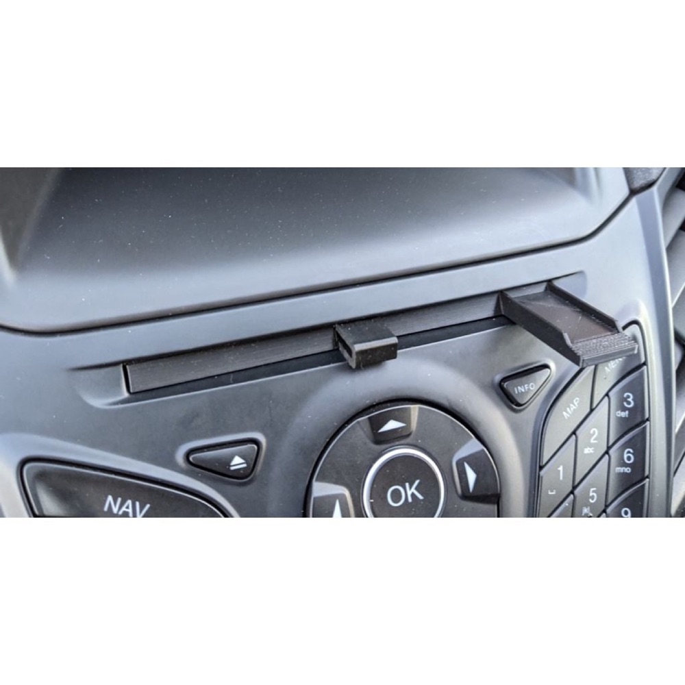 Ford Fiesta CD Yuvası Telefon Tutucu Parçası