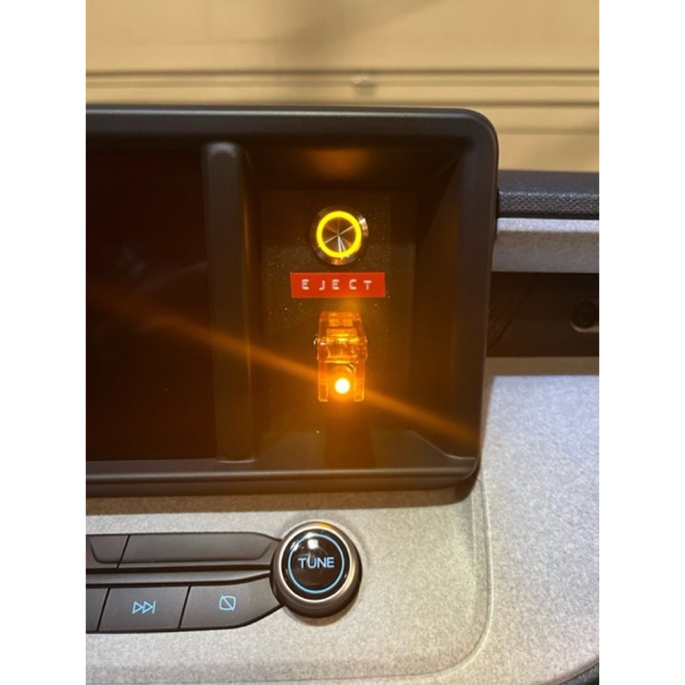 Ford Maverick Cubby Eject Plakası görsel 3