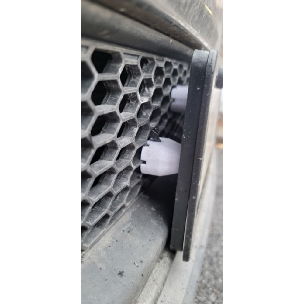 Fiat 500 Ön Izgara Plakalık Mesnedi