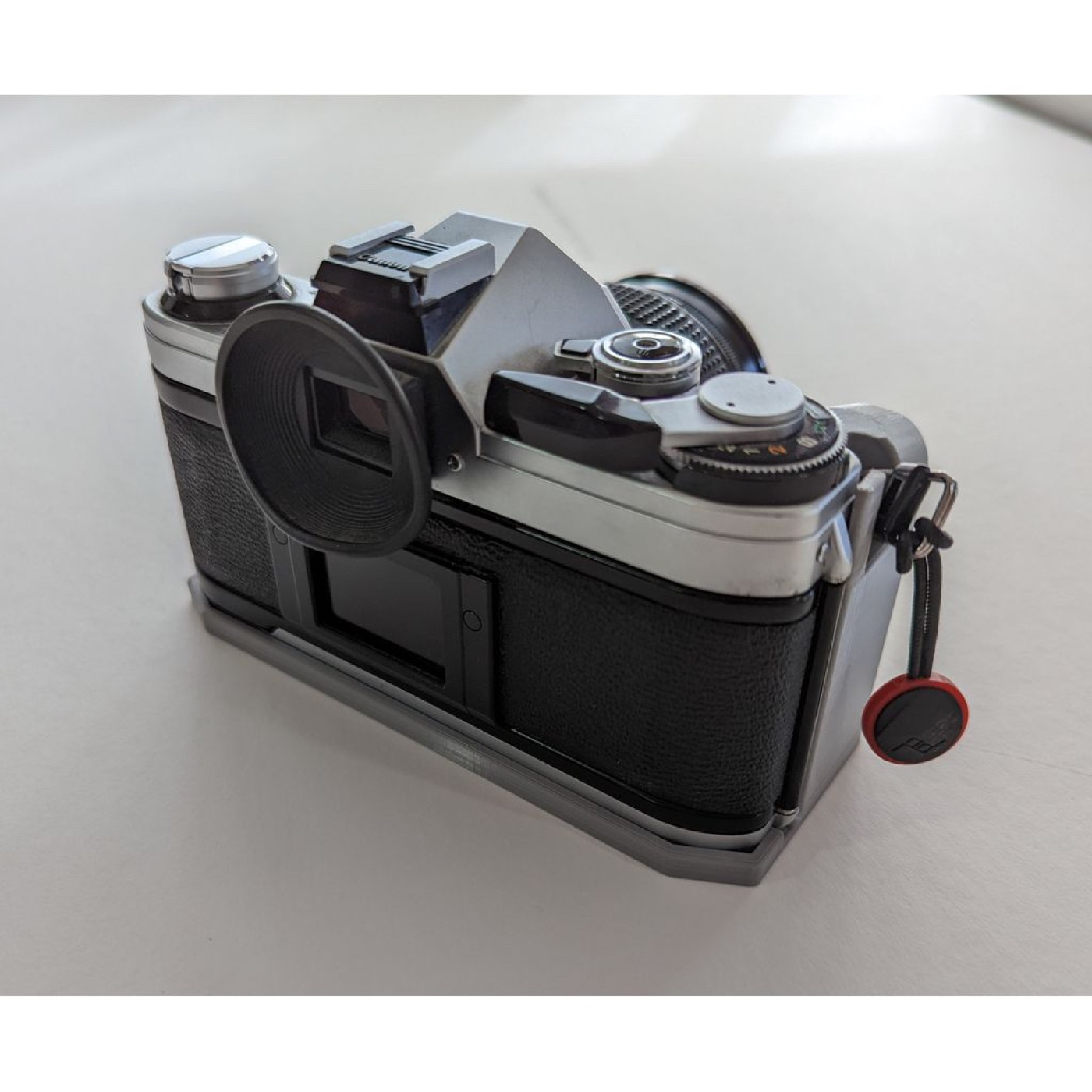 Canon AE-1 için Ek Tutma Sapı görsel 4