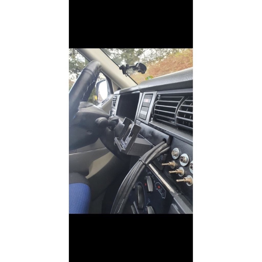 VW T4 Gösterge Paneli Telefon Tutucusu görsel 2