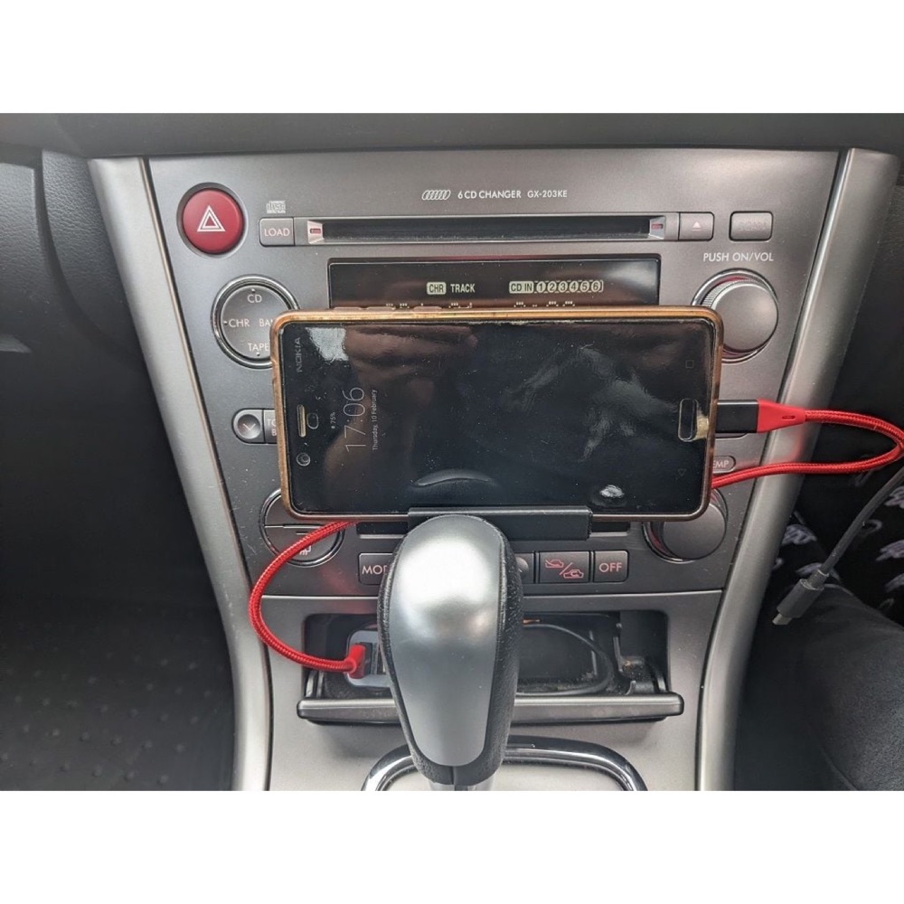 Subaru Kaset Çalar Bölmesi Telefon Tutucu görsel 3