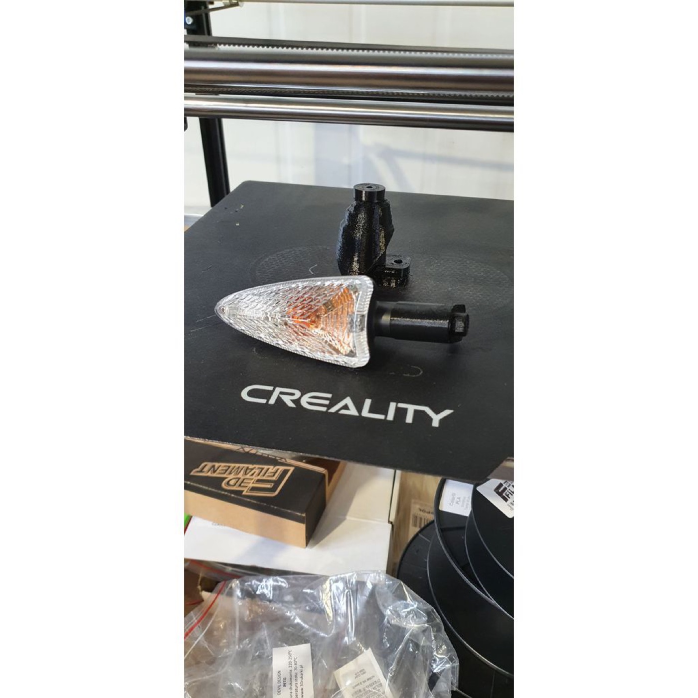Aprilia Shiver Sinyal Lambası Braketi görsel 3