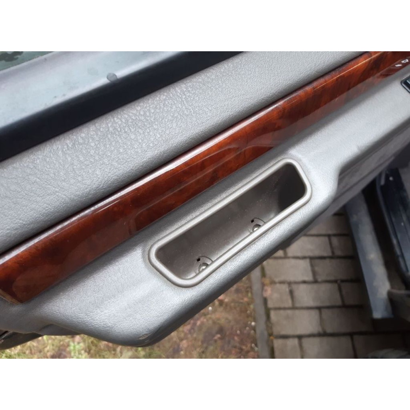 Range Rover Classic İç Kapı Kolu Çekme Yuvası görsel 3