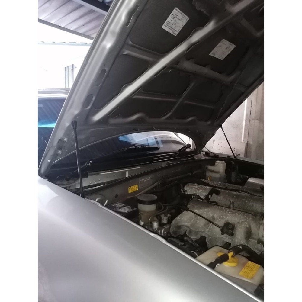 Mazda MX-5 Kaput Destek Çubuğu Tutucusu görsel 3