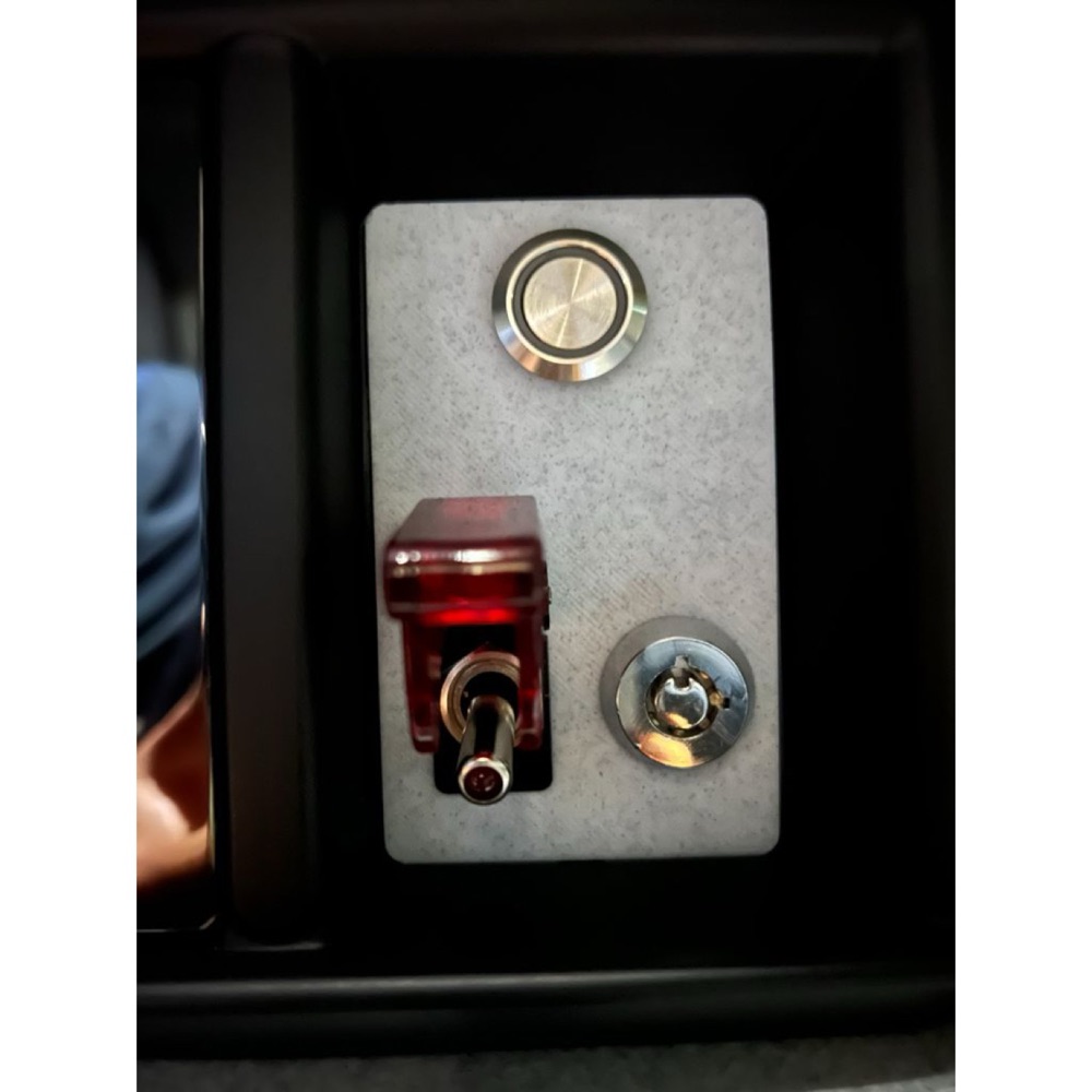 Ford Maverick Cubby Anahtarlı Switch Plakası görsel 5