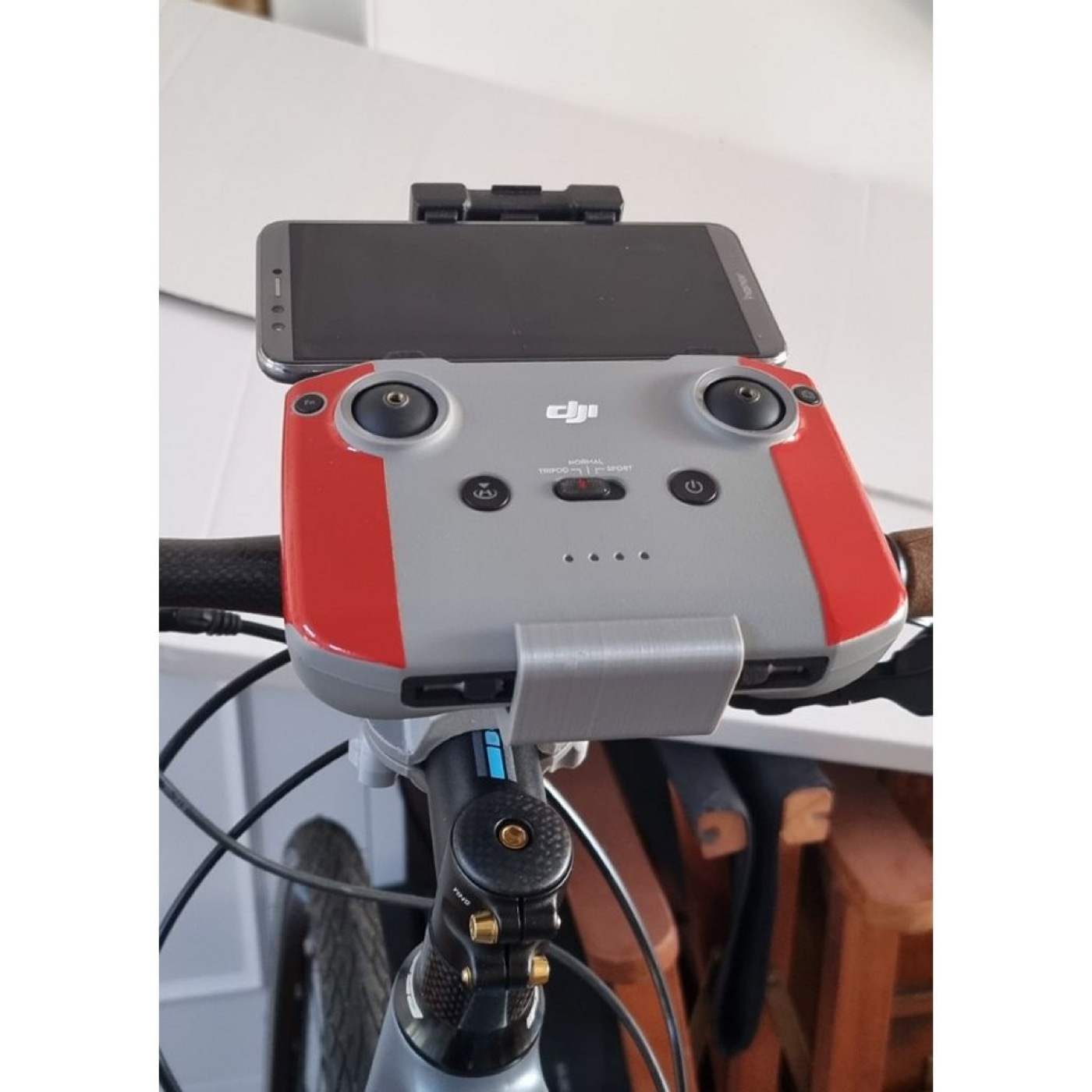 Bisiklet Drone Kumandası Tutucusu (Yüksek Gidon)