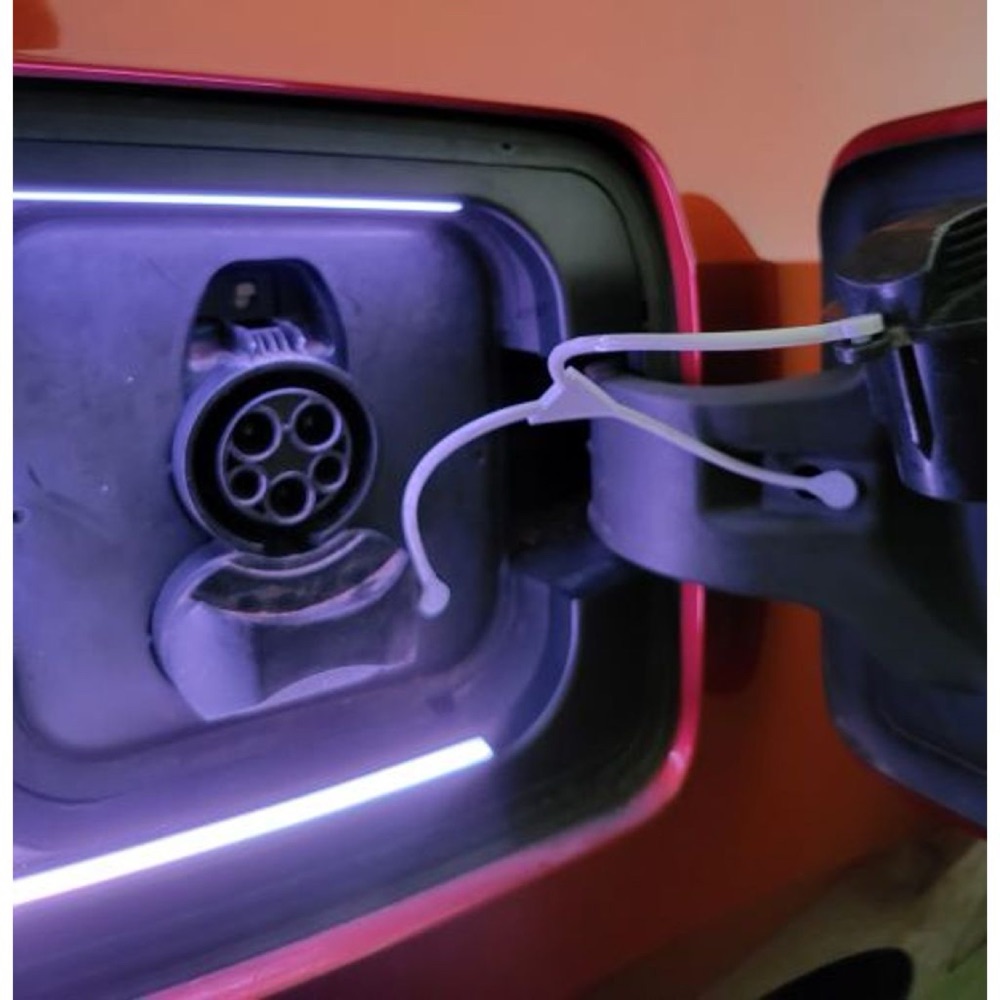 Şarj Kablosu Askı Klipsi (BMW i3 Uyumlu) görsel 3