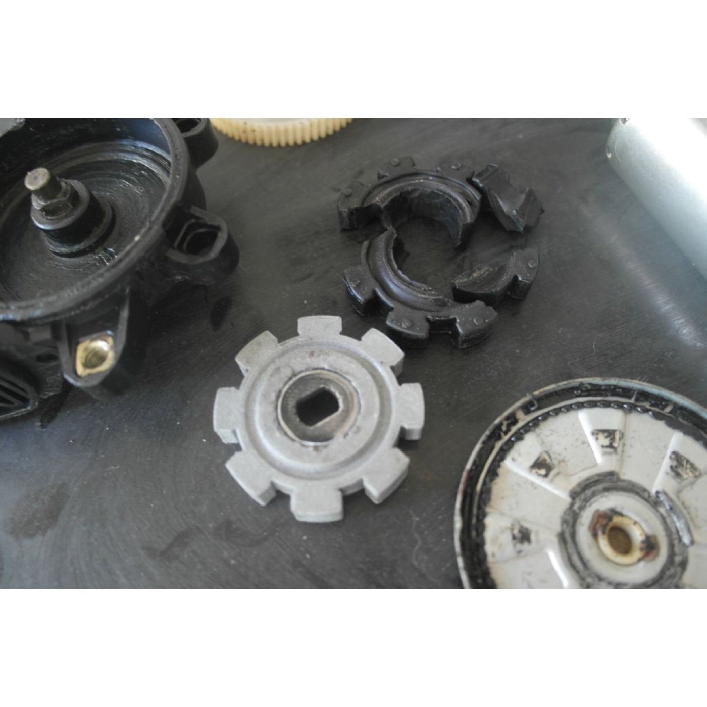 Land Rover Discovery Cam Motoru Dişli ve Makara Takımı görsel 3