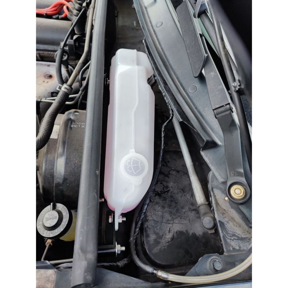 Suzuki Cappuccino Cam Suyu Deposu Braketi görsel 3