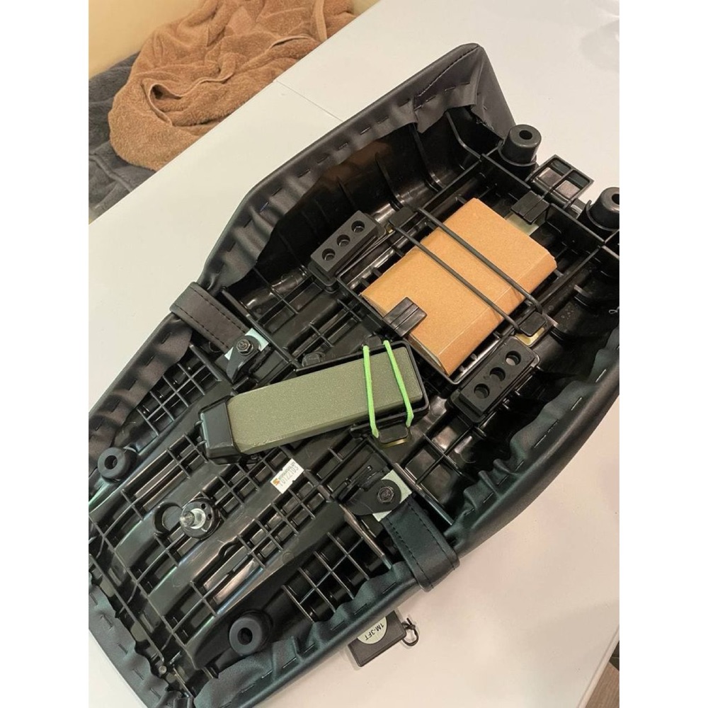 Honda Grom Alet Bölmesi Takip Etiketi Tutucusu görsel 2