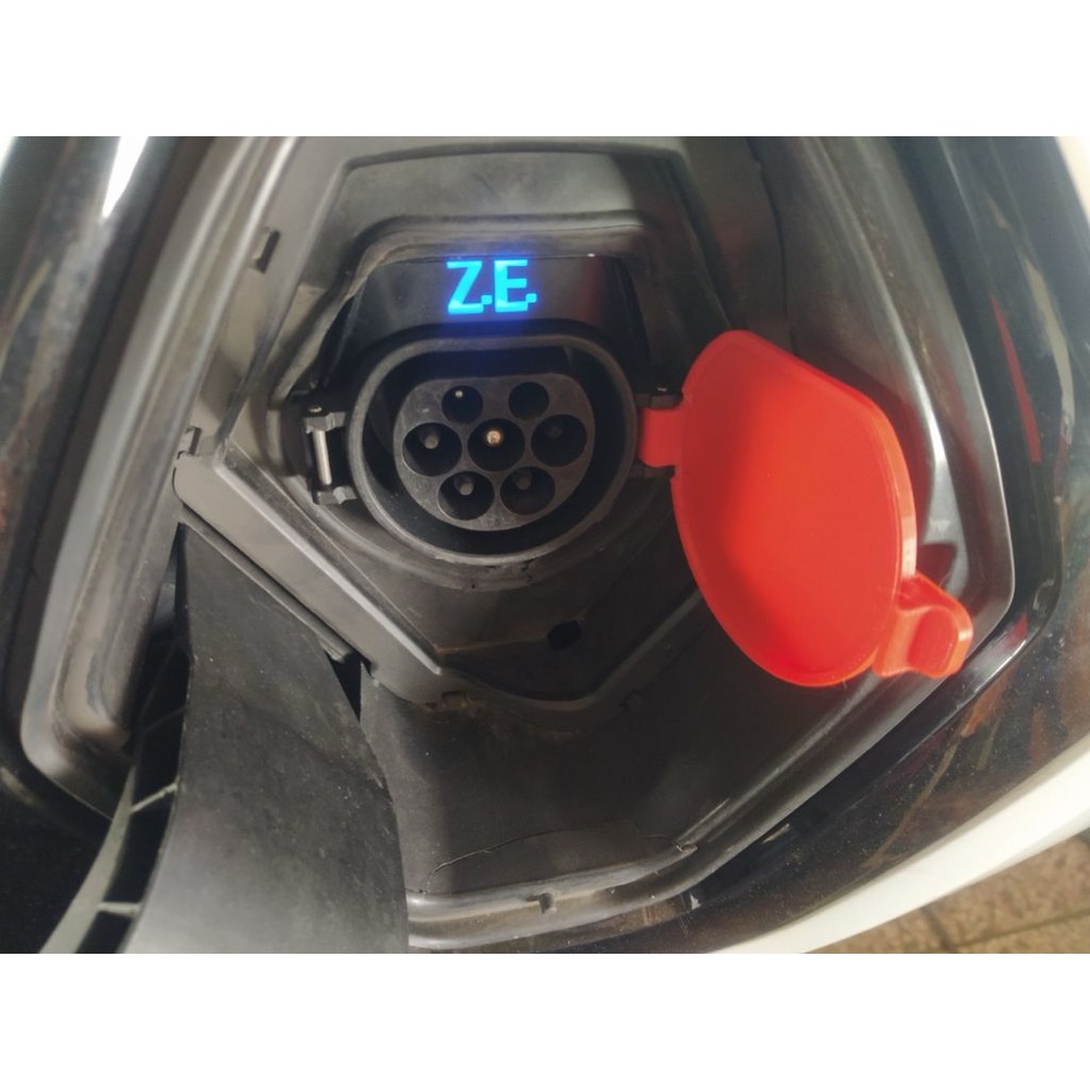 Renault Zoe Şarj Soketi Toz Kapağı görsel 4