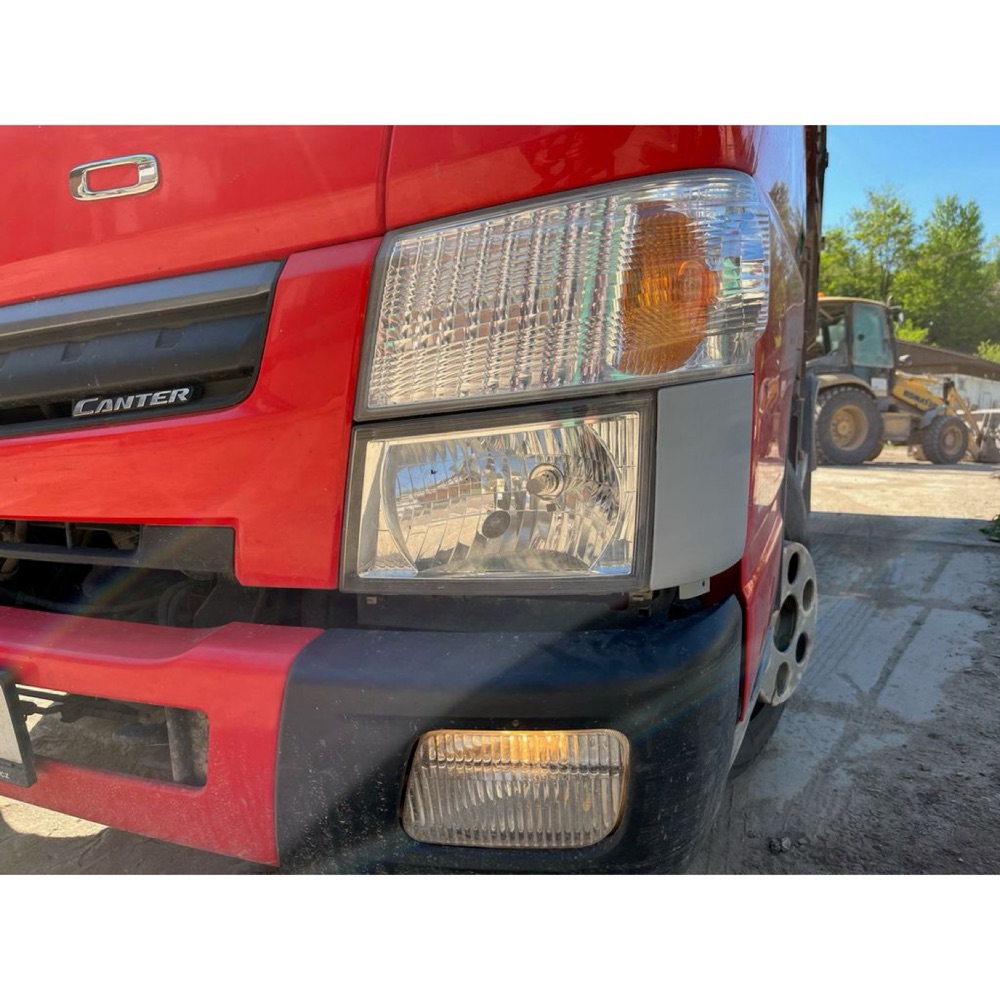 Mitsubishi Canter Far Köşe Çıtası Parçası