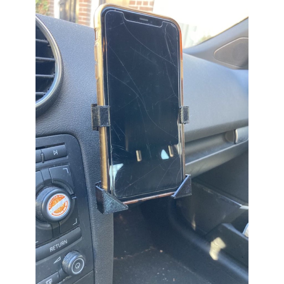 Audi Telefon Tutucu Adaptörü görsel 4