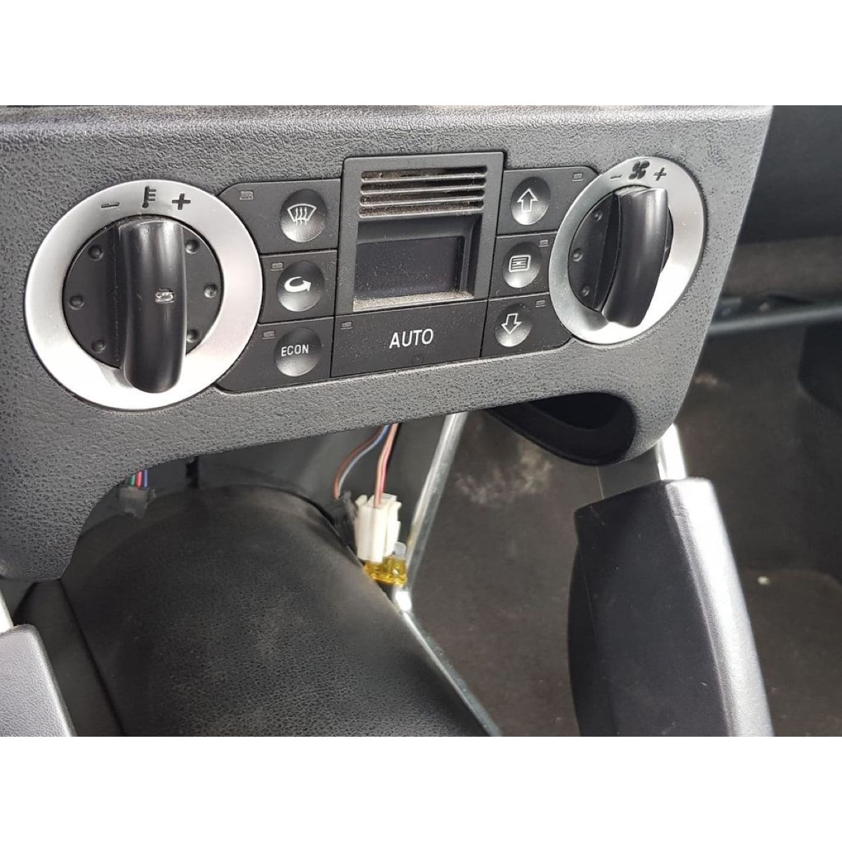 Audi TT Klima Kolu Tutamağı (Çift, 8N0819681C/682C) görsel 4
