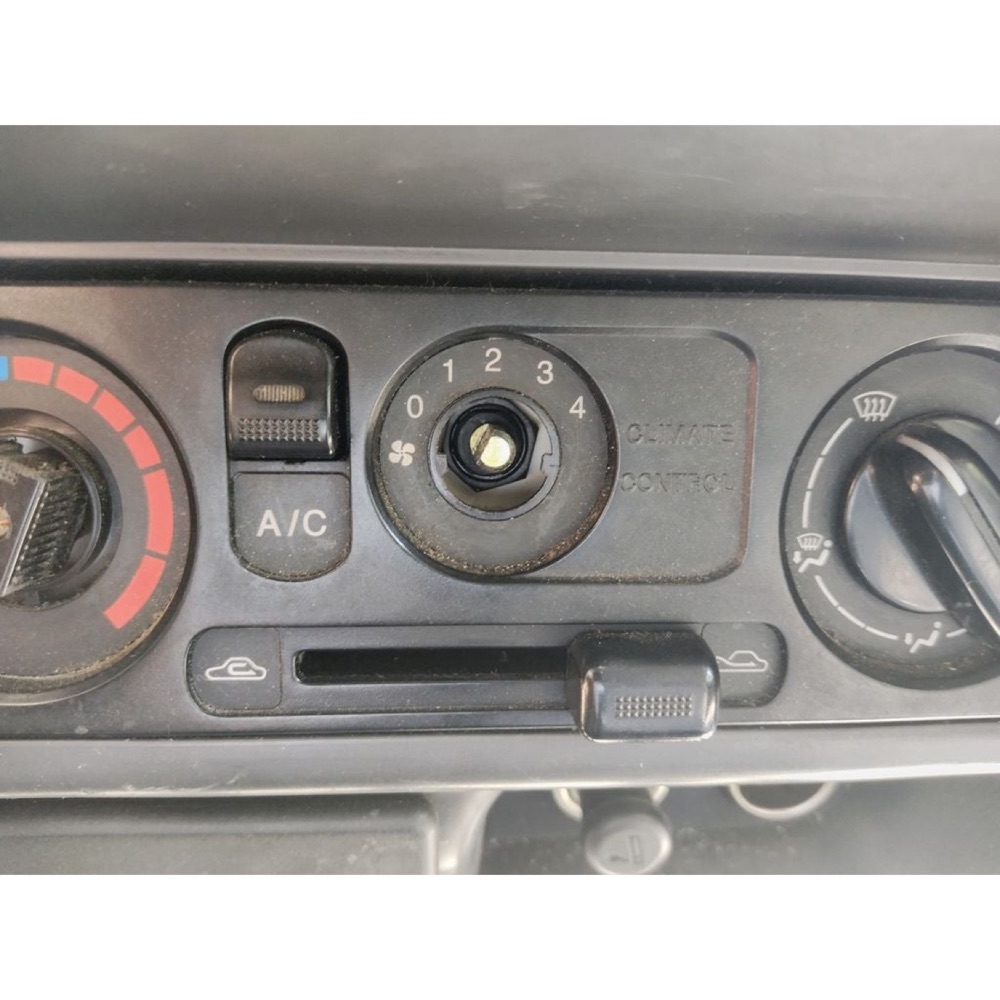 Ford Ranger Kalorifer Fan Ayar Düğmesi görsel 2