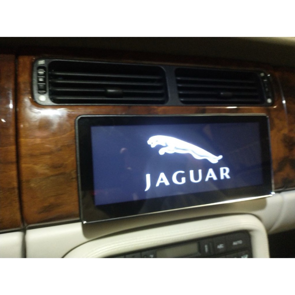 Jaguar XK8/XKR (X100) Multimedya Ekranı Montaj Plakası