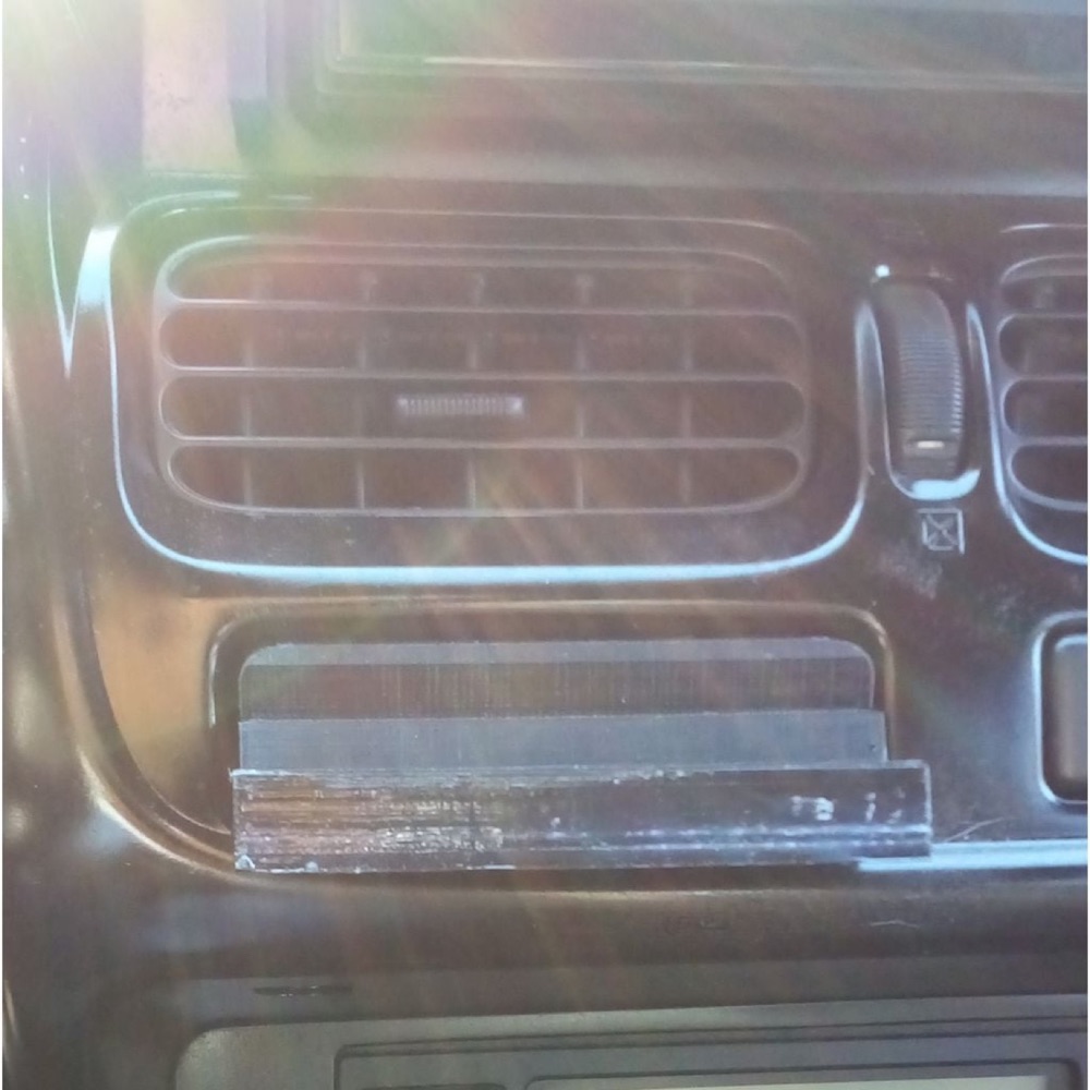 Nissan Navara D22 telefon tutucu görsel 2