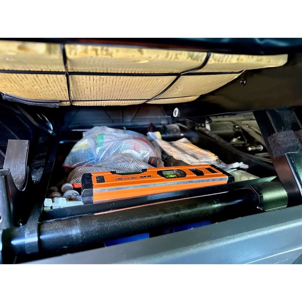 VW T5/T6 Üçüncü Koltuk Altı Bölme görsel 2